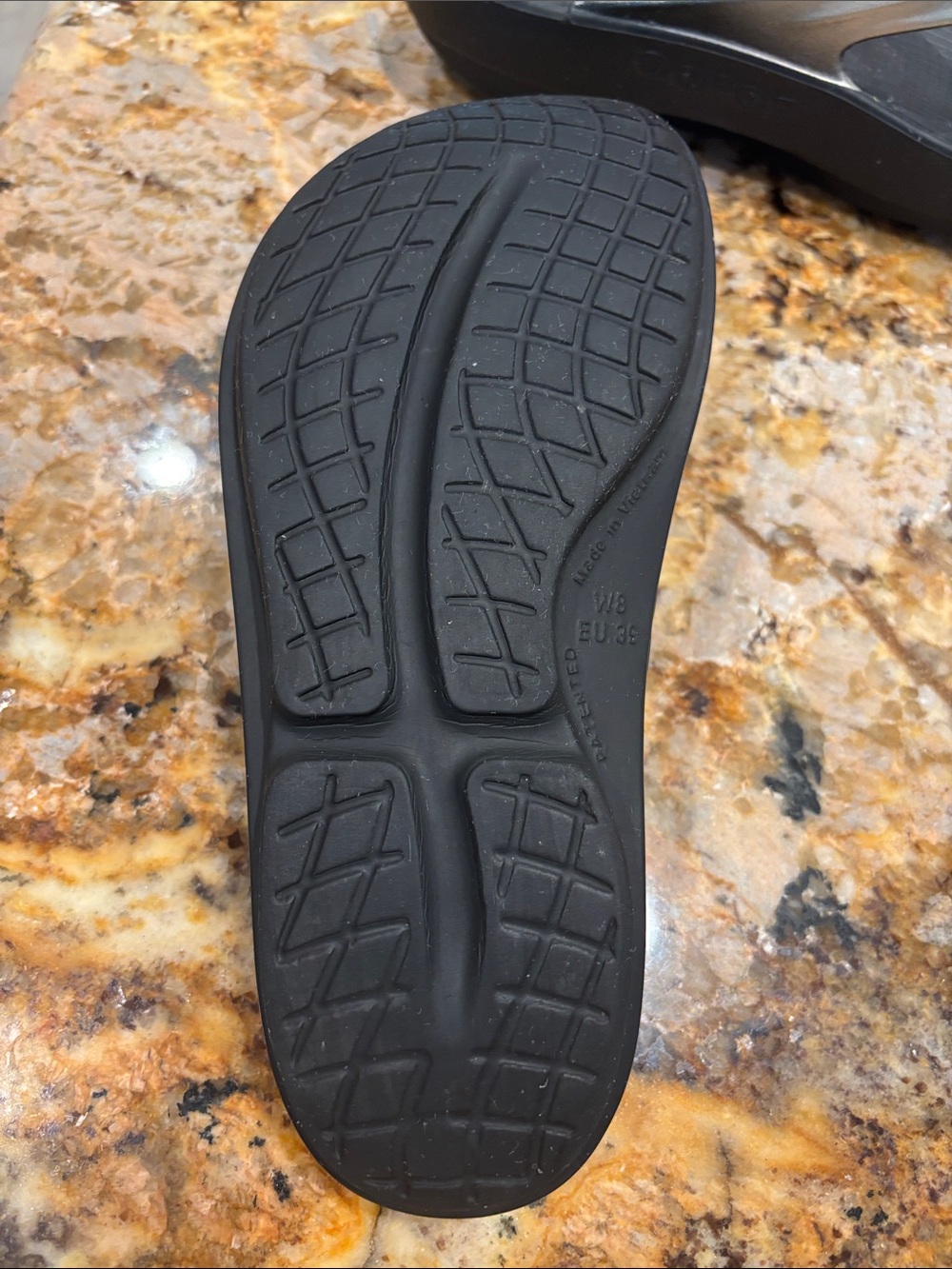 OOFOS sandals - Picture 3 of 5